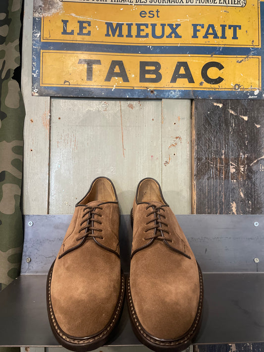 Derby brown suede