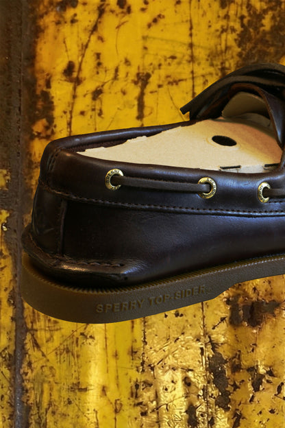Sperry amaretto