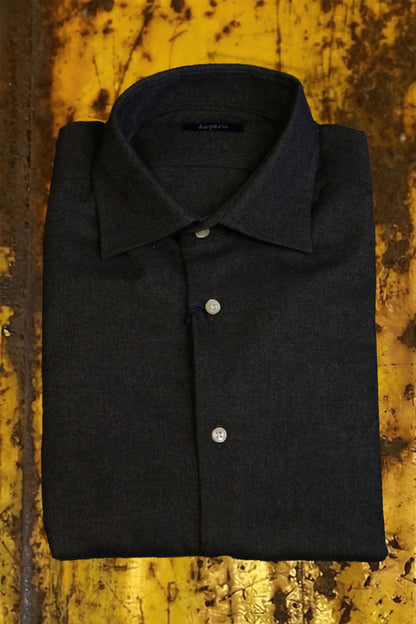 Deperlu camicia grigia e verde
