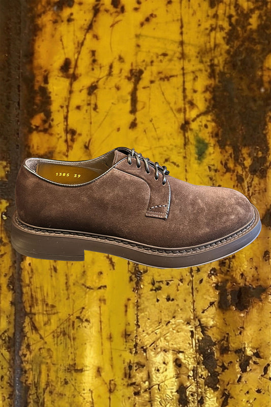 Doucal's Stringata in suede marrone "terre"